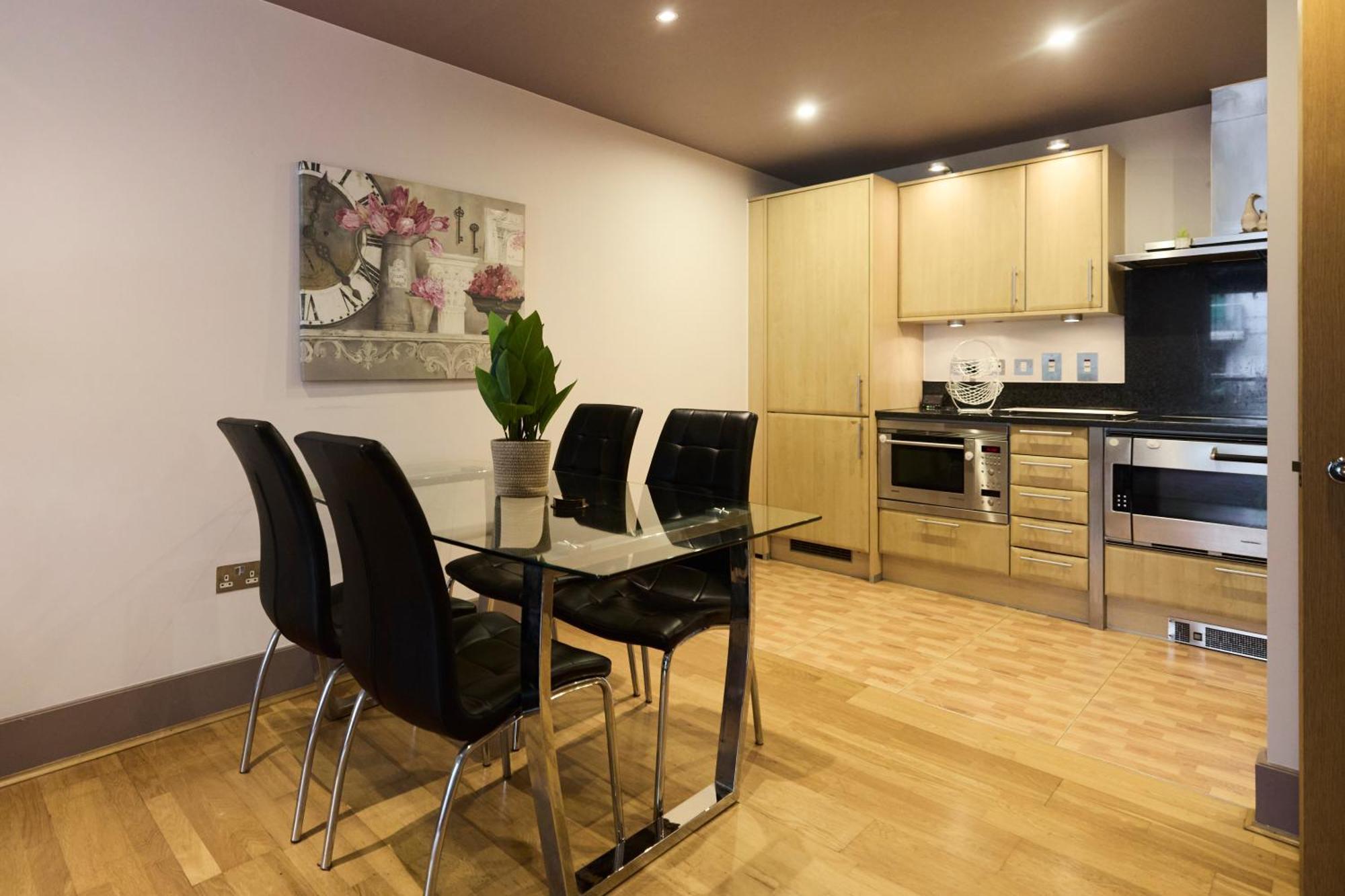 The Vauxhall Hideout - Comfy 2Bdr Flat With Balcony London Exterior foto