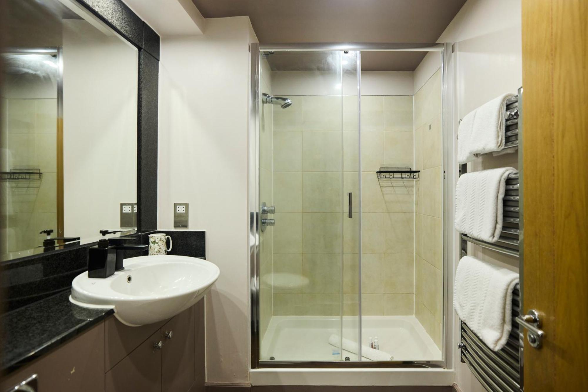 The Vauxhall Hideout - Comfy 2Bdr Flat With Balcony London Exterior foto